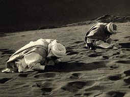 Prayer time in Western Sahara. Photo by www.africatravelling.net.